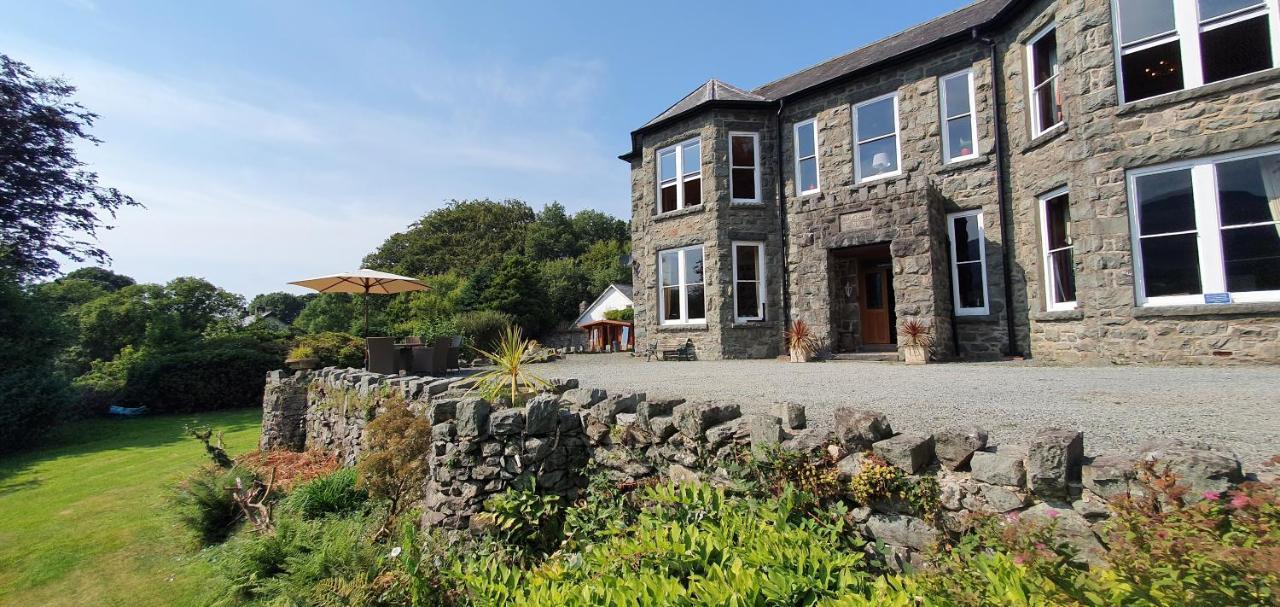 Large Mach Apartment At Pen Y Coed Hall Dolgellau Exterior photo